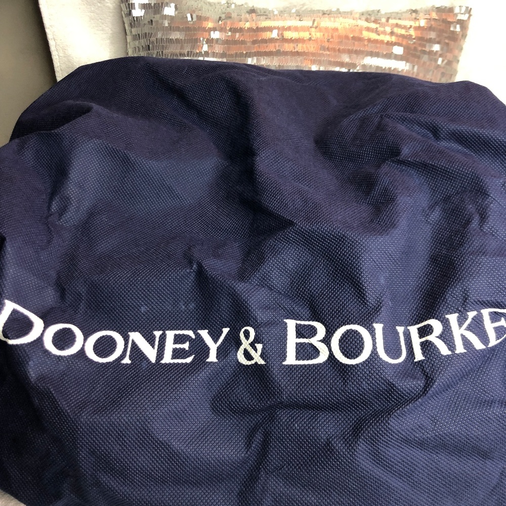 Large Dooney & Bourke hand and shoulder Purse